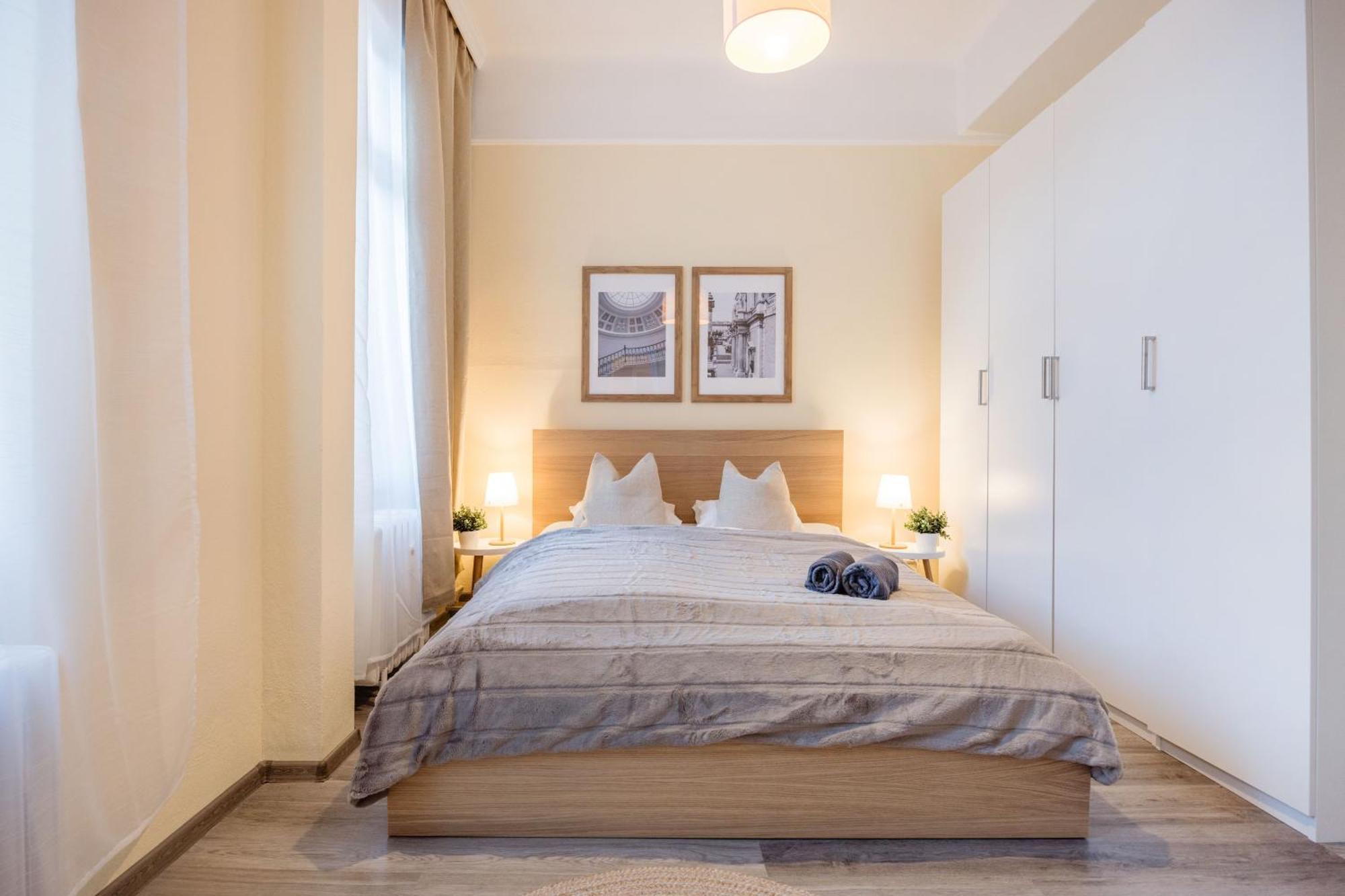 Apartament Magnificent 3br With Balcony By Dohany Synalogue *
