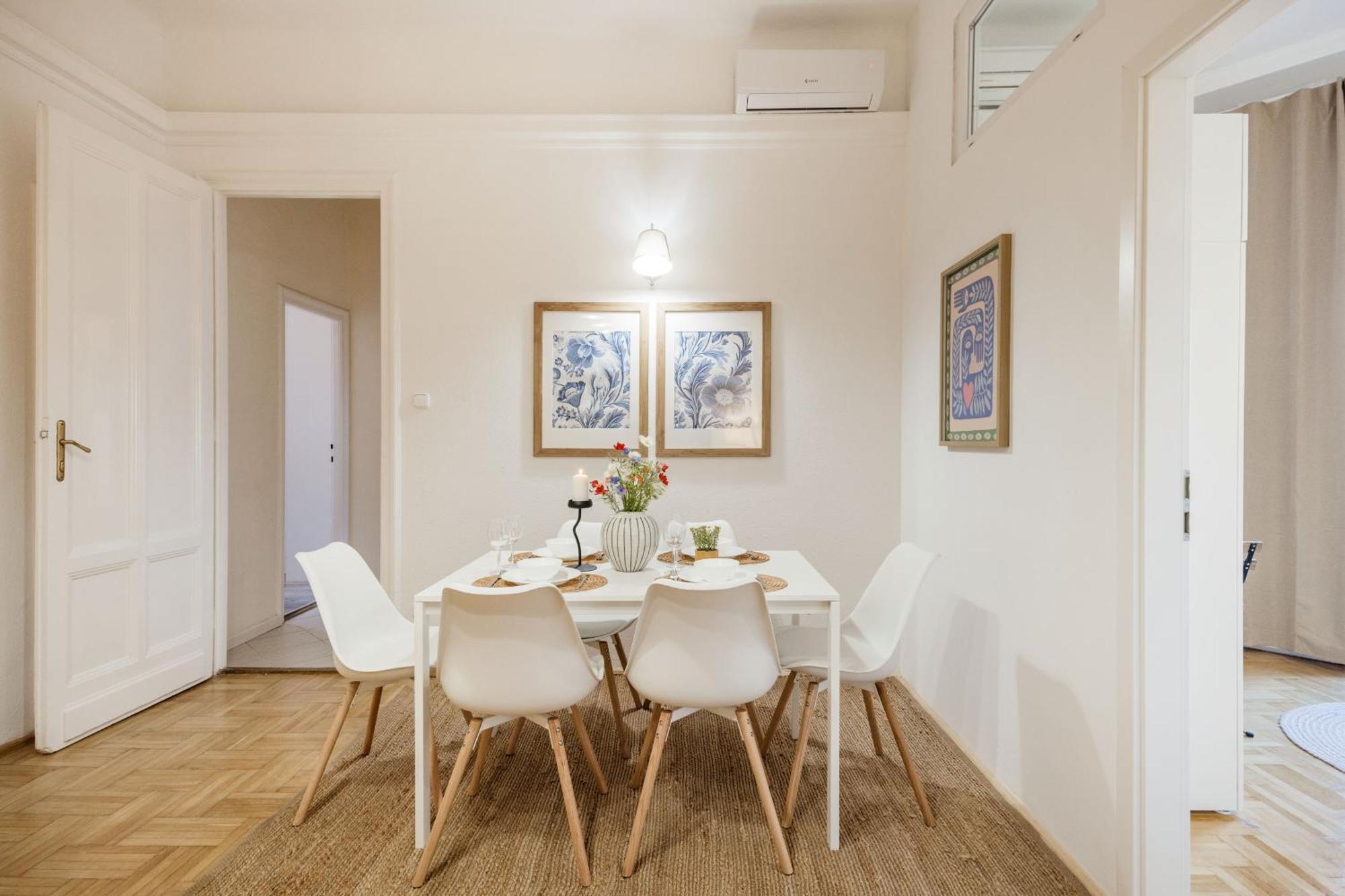 Magnificent 3br With Balcony By Dohany Synalogue Apartament *