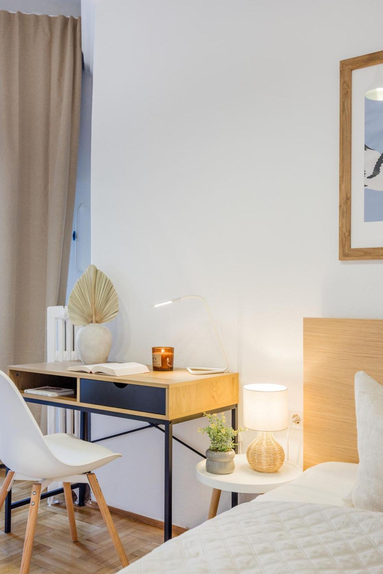 Magnificent 3br With Balcony By Dohany Synalogue *